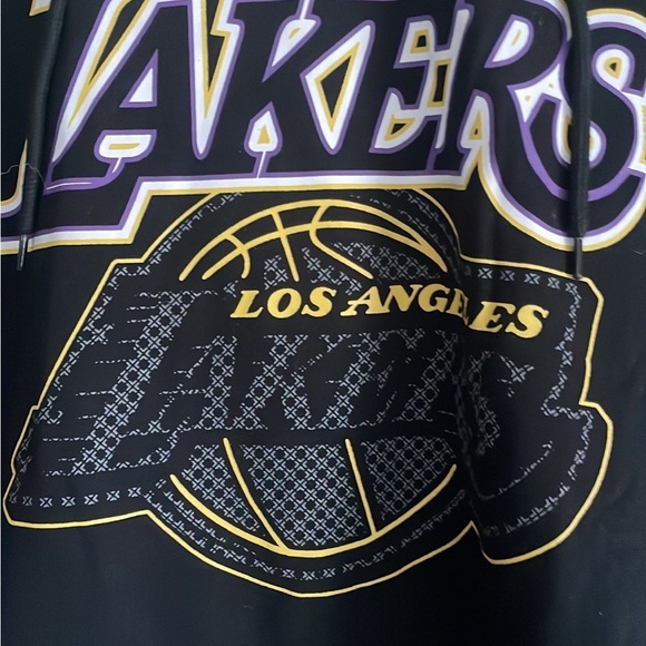 New UltaGame Lakers Pullover Sweater. - Picture 2 of 16